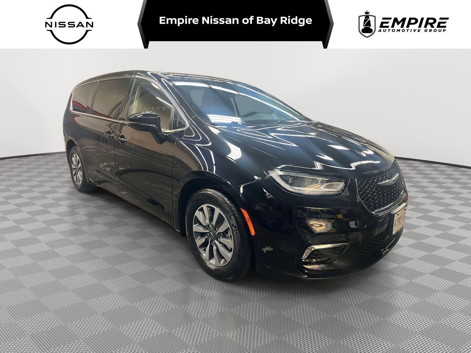 2024 Chrysler Pacifica Hybrid Select