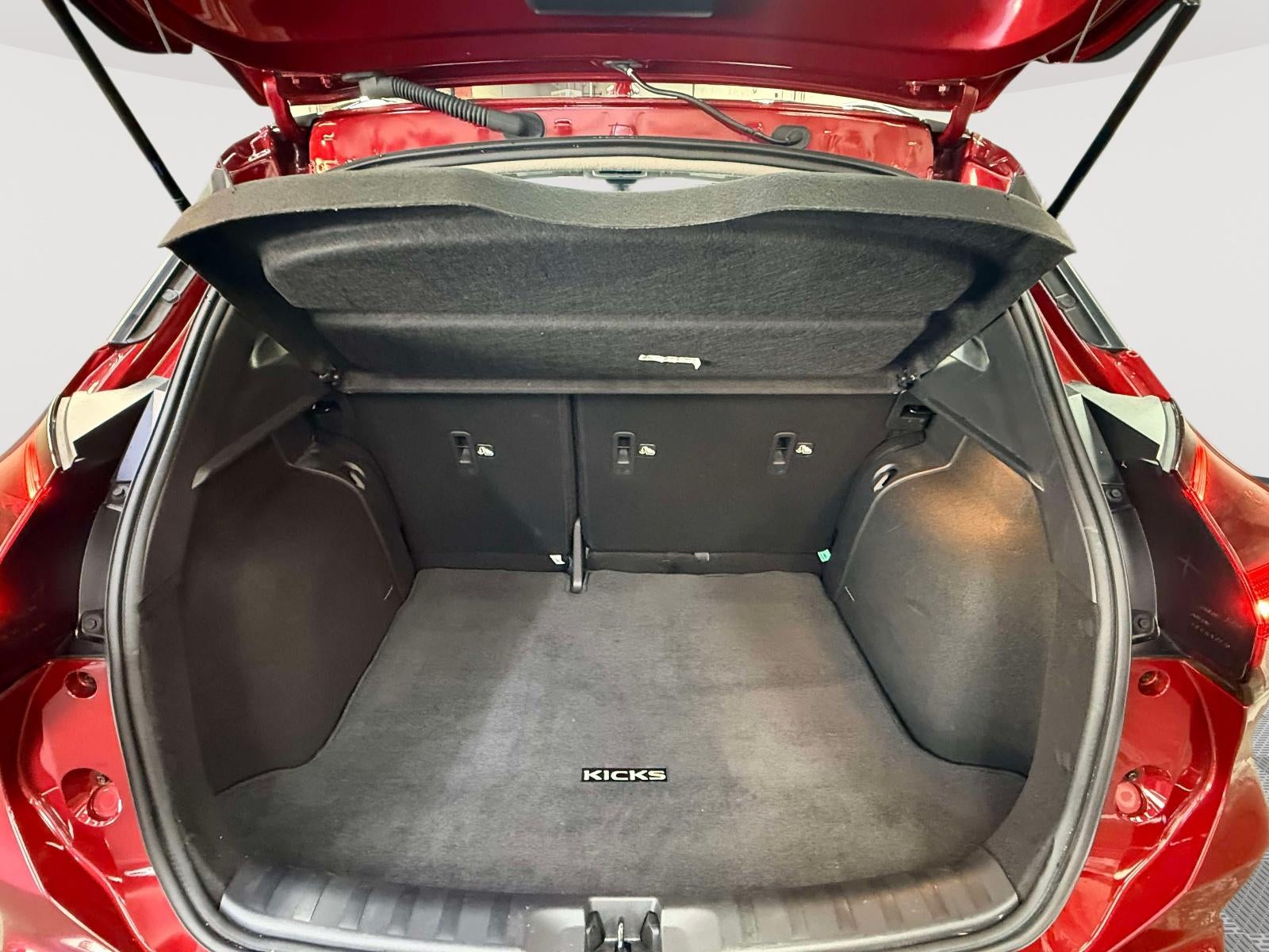2023 Nissan Kicks SR Xtronic CVT