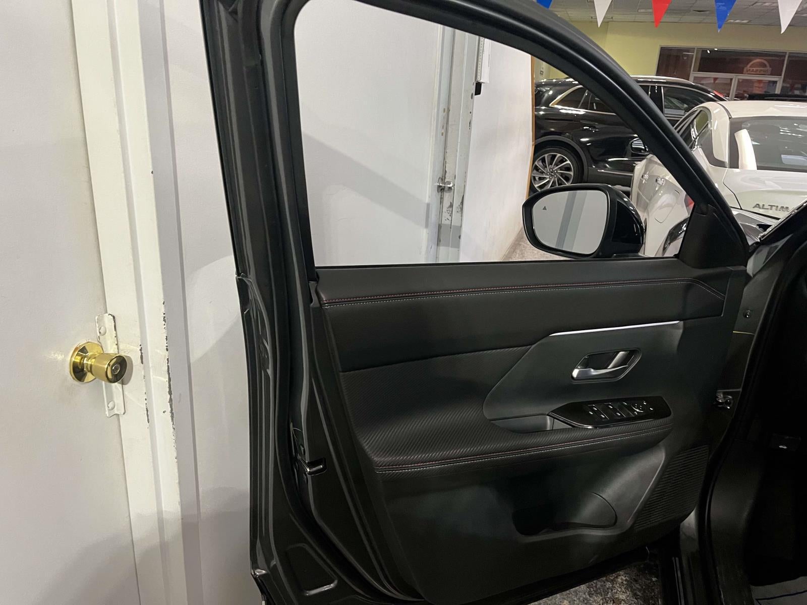 2025 Nissan Kicks SR Intelligent AWD