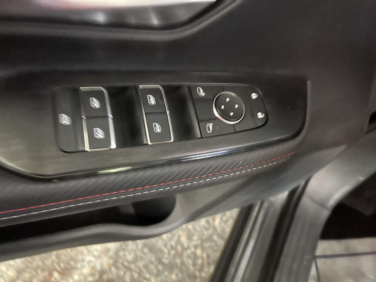 2025 Nissan Kicks SR Intelligent AWD