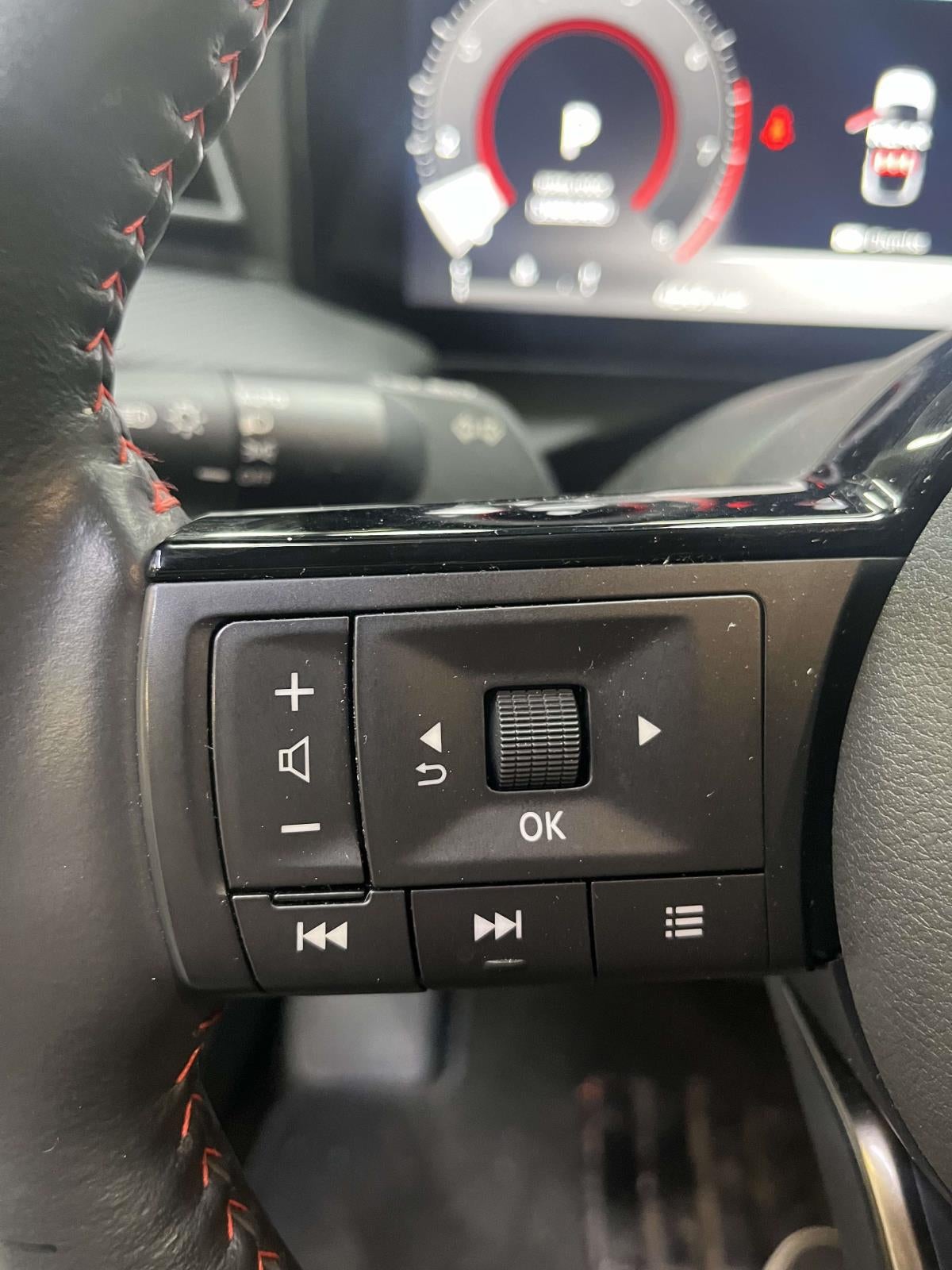 2025 Nissan Kicks SR Intelligent AWD