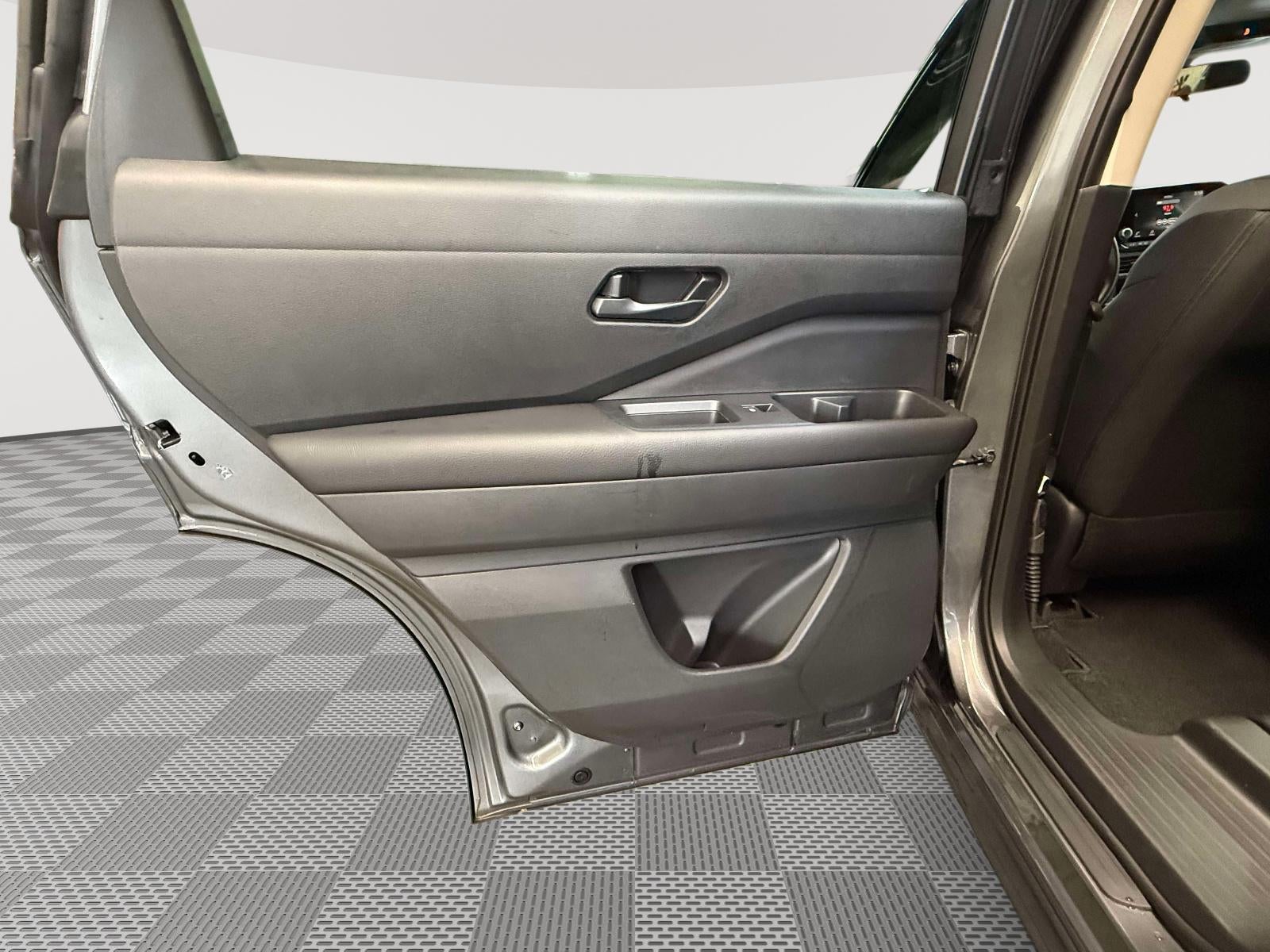 2024 Nissan Pathfinder S 4WD