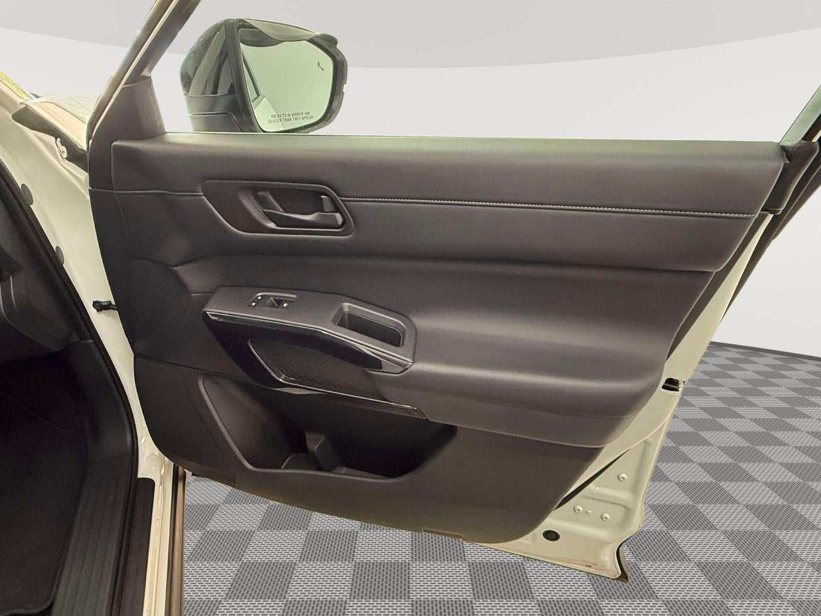 2023 Nissan Pathfinder S 4WD