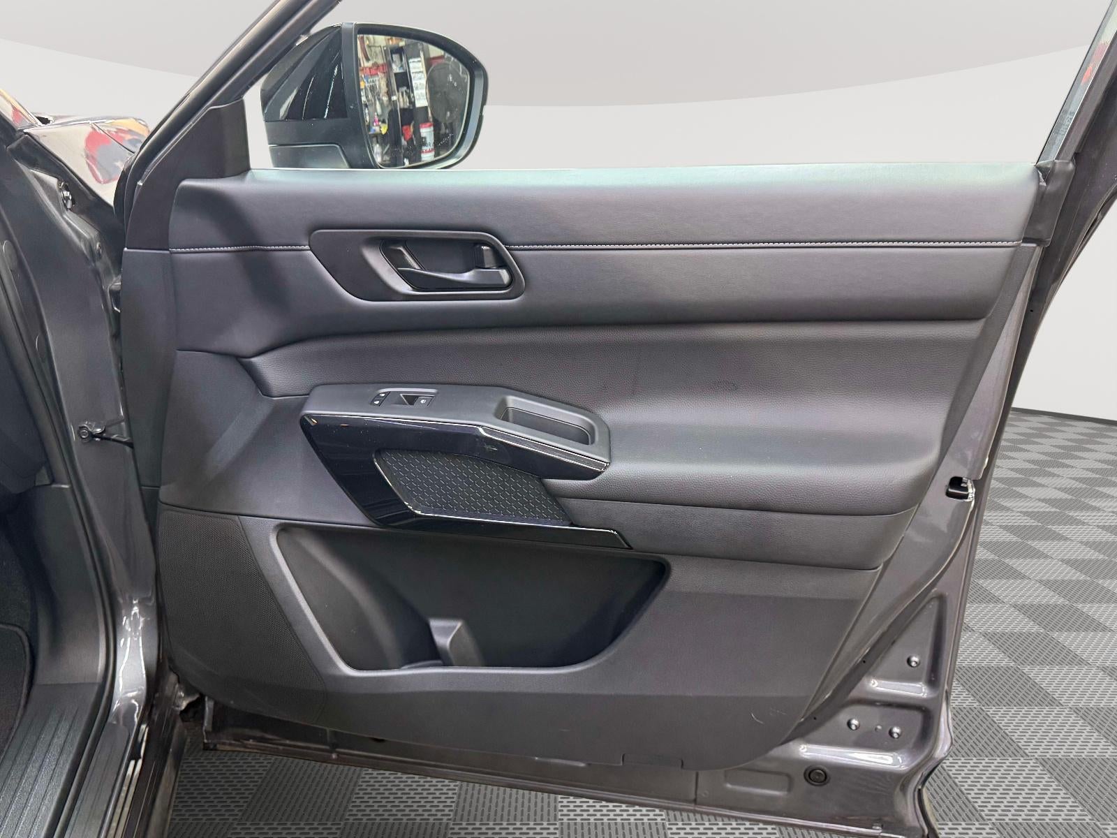 2025 Nissan Pathfinder S 4WD