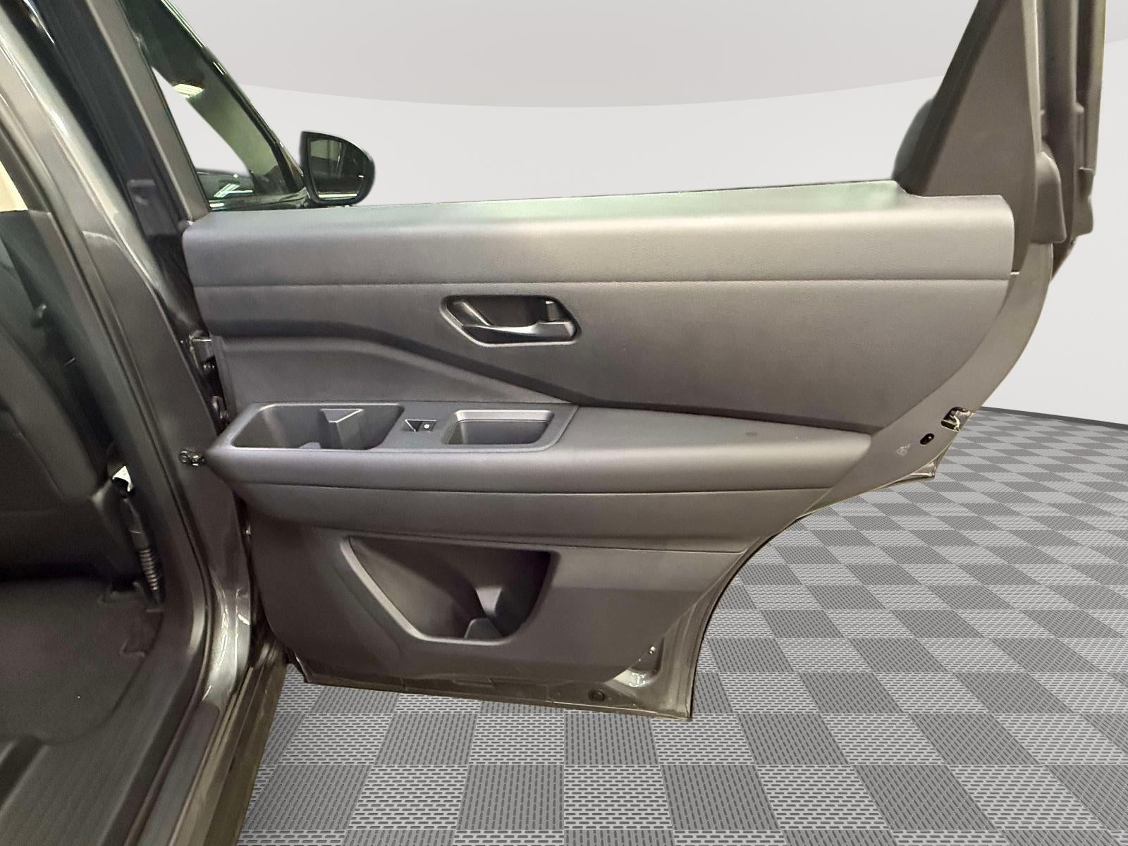 2025 Nissan Pathfinder S 4WD