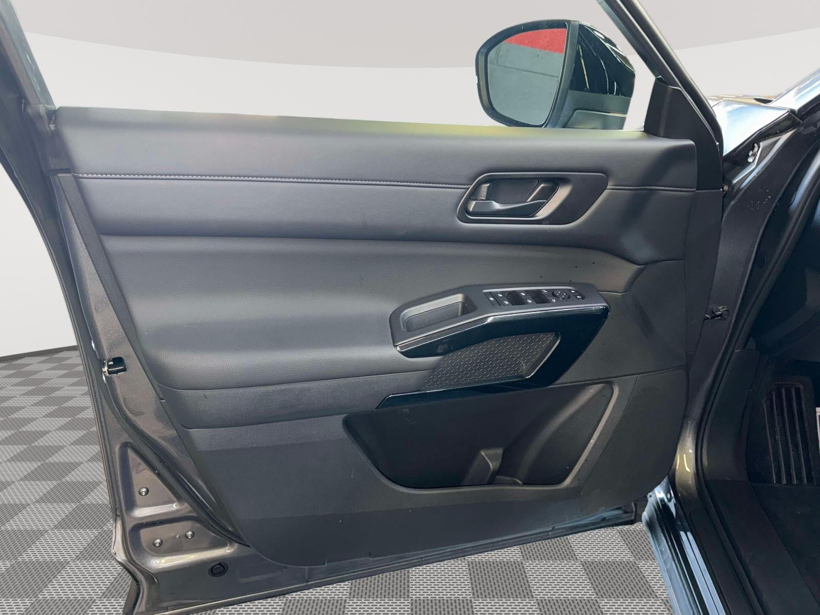 2025 Nissan Pathfinder S 4WD