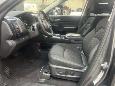 2022 Nissan Pathfinder SV 4WD