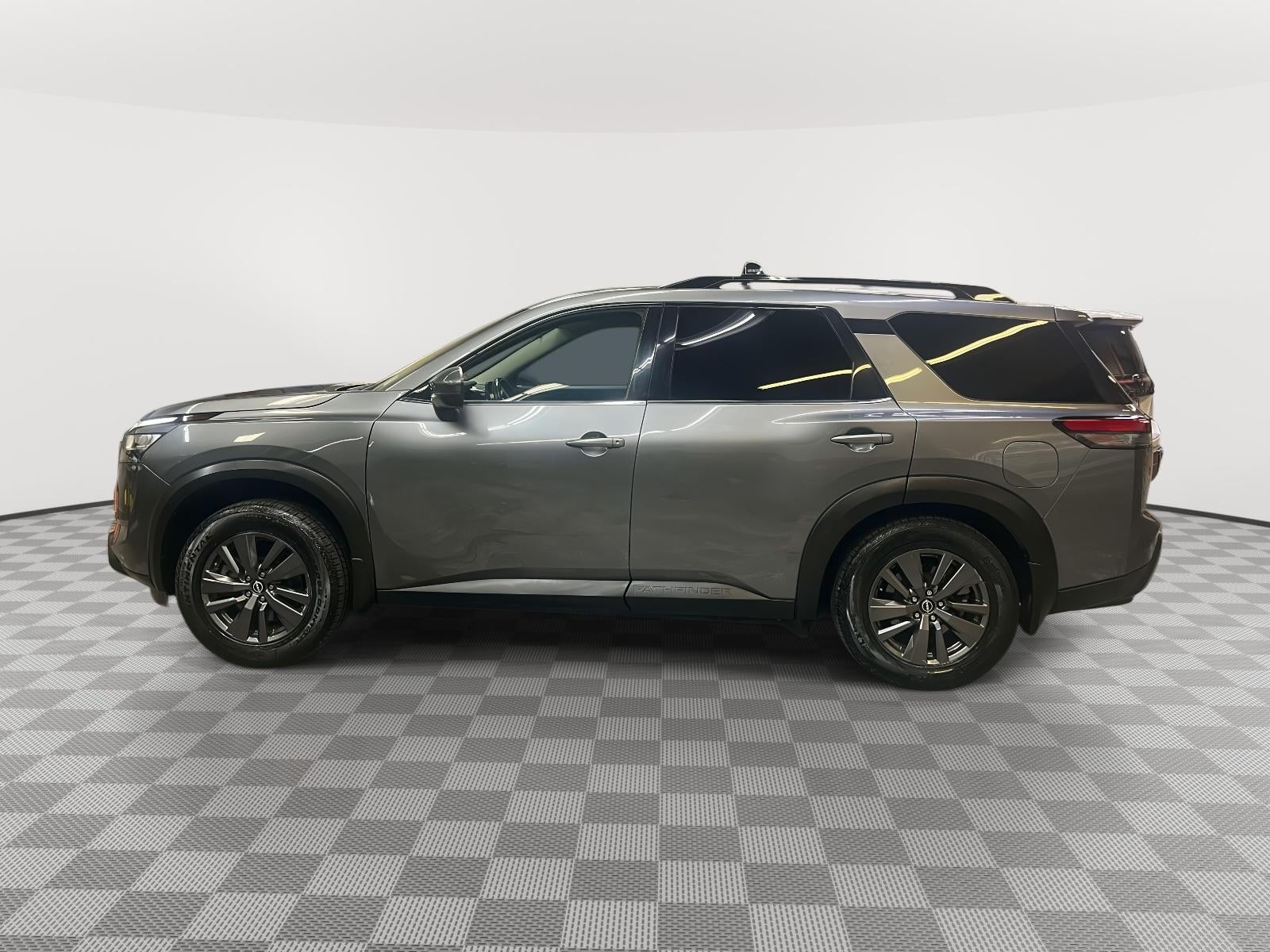 2022 Nissan Pathfinder SV 4WD