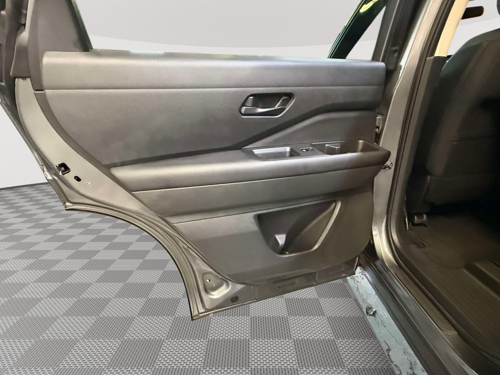 2024 Nissan Pathfinder SV 4WD