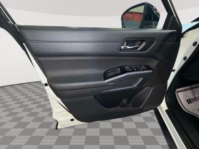 2023 Nissan Pathfinder SL 4WD