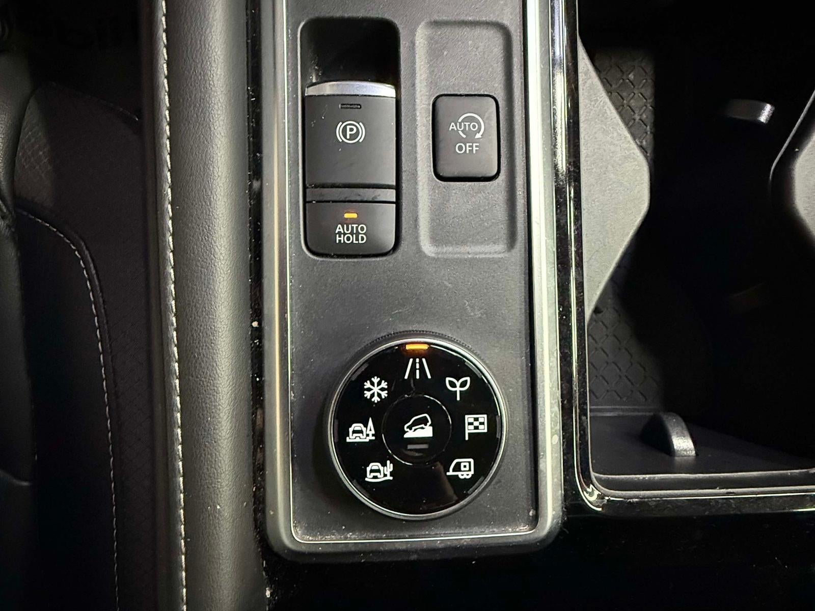 2023 Nissan Pathfinder SL 4WD