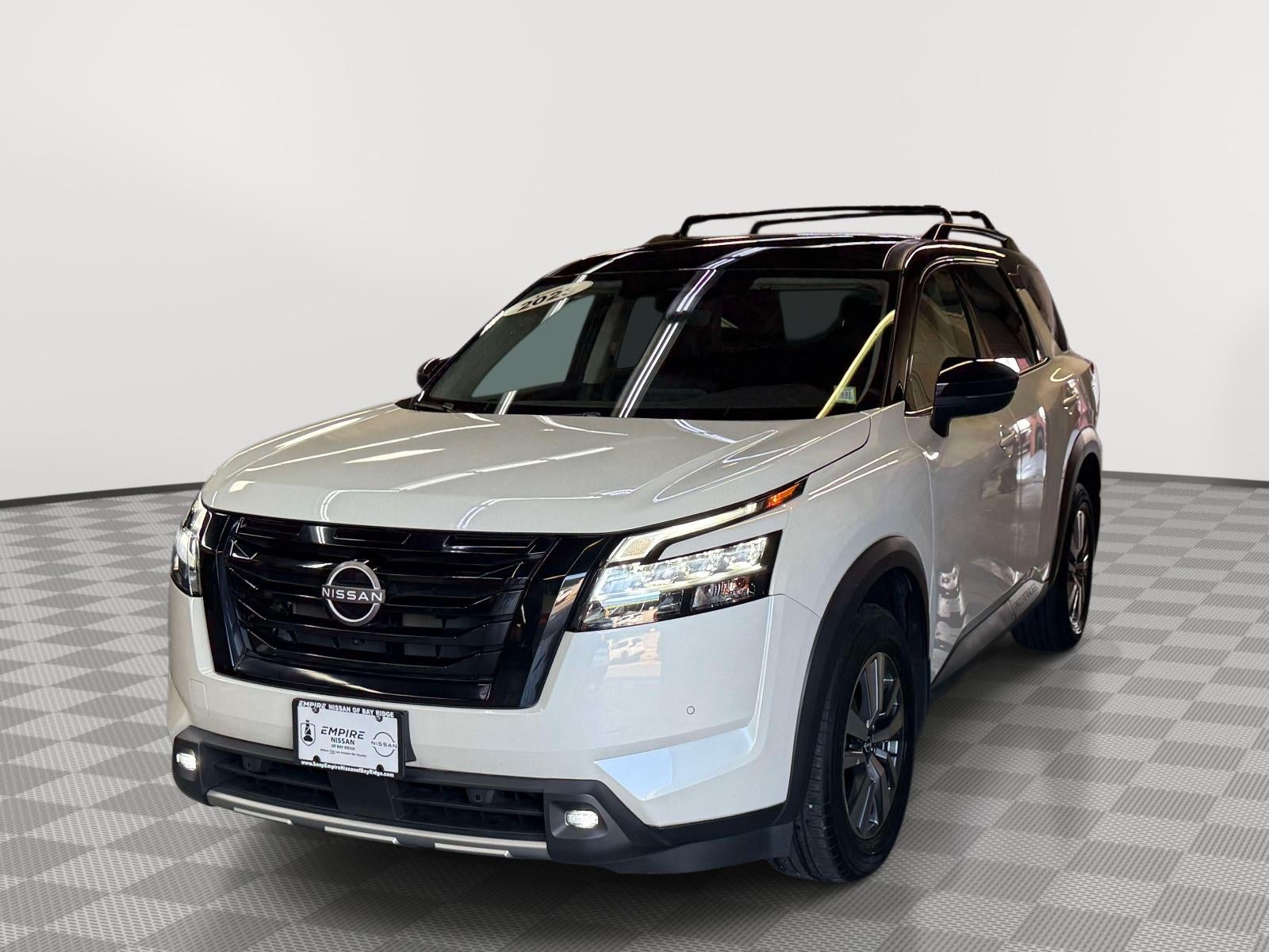 2023 Nissan Pathfinder SL 4WD