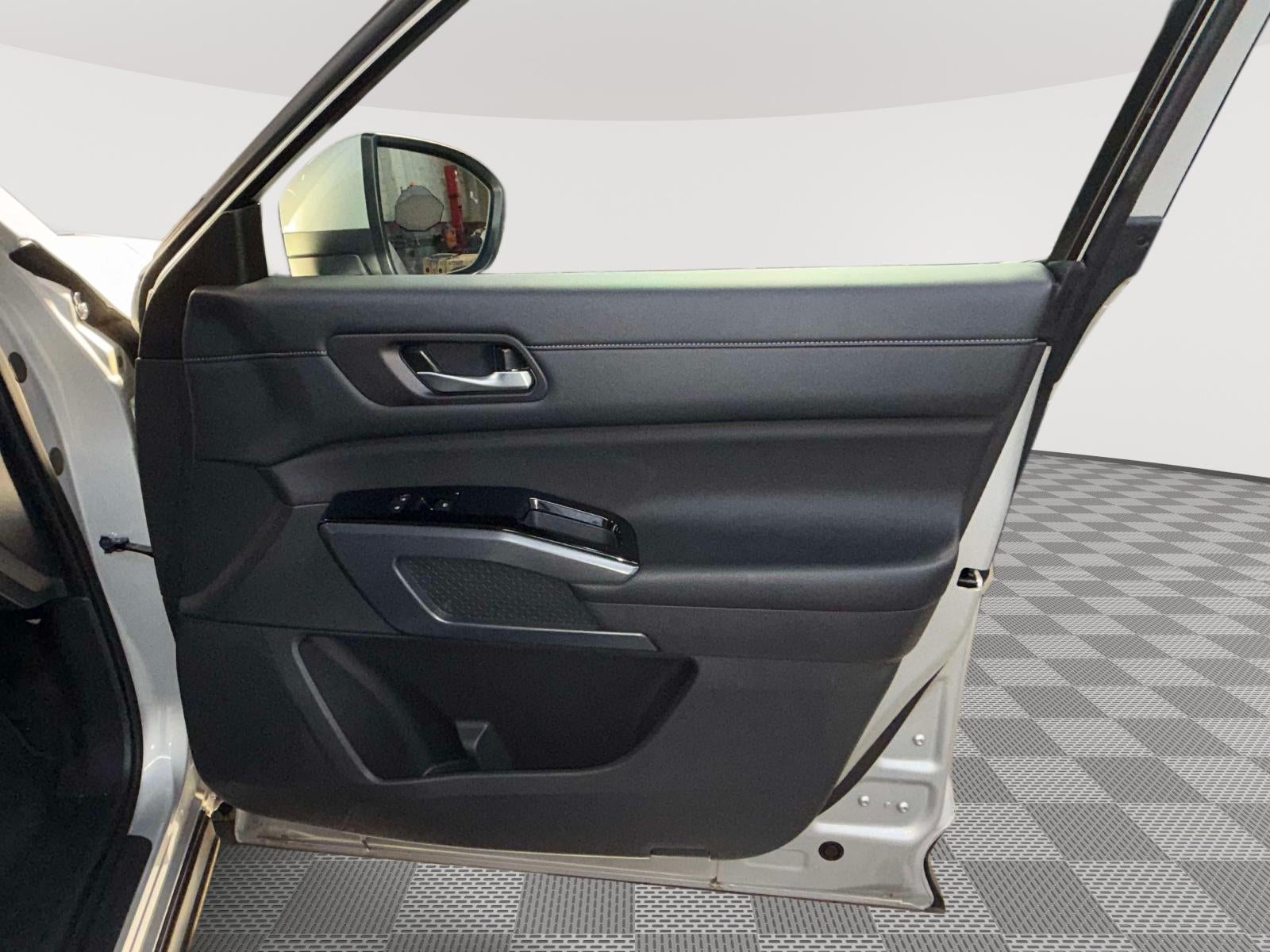 2024 Nissan Pathfinder SL 4WD