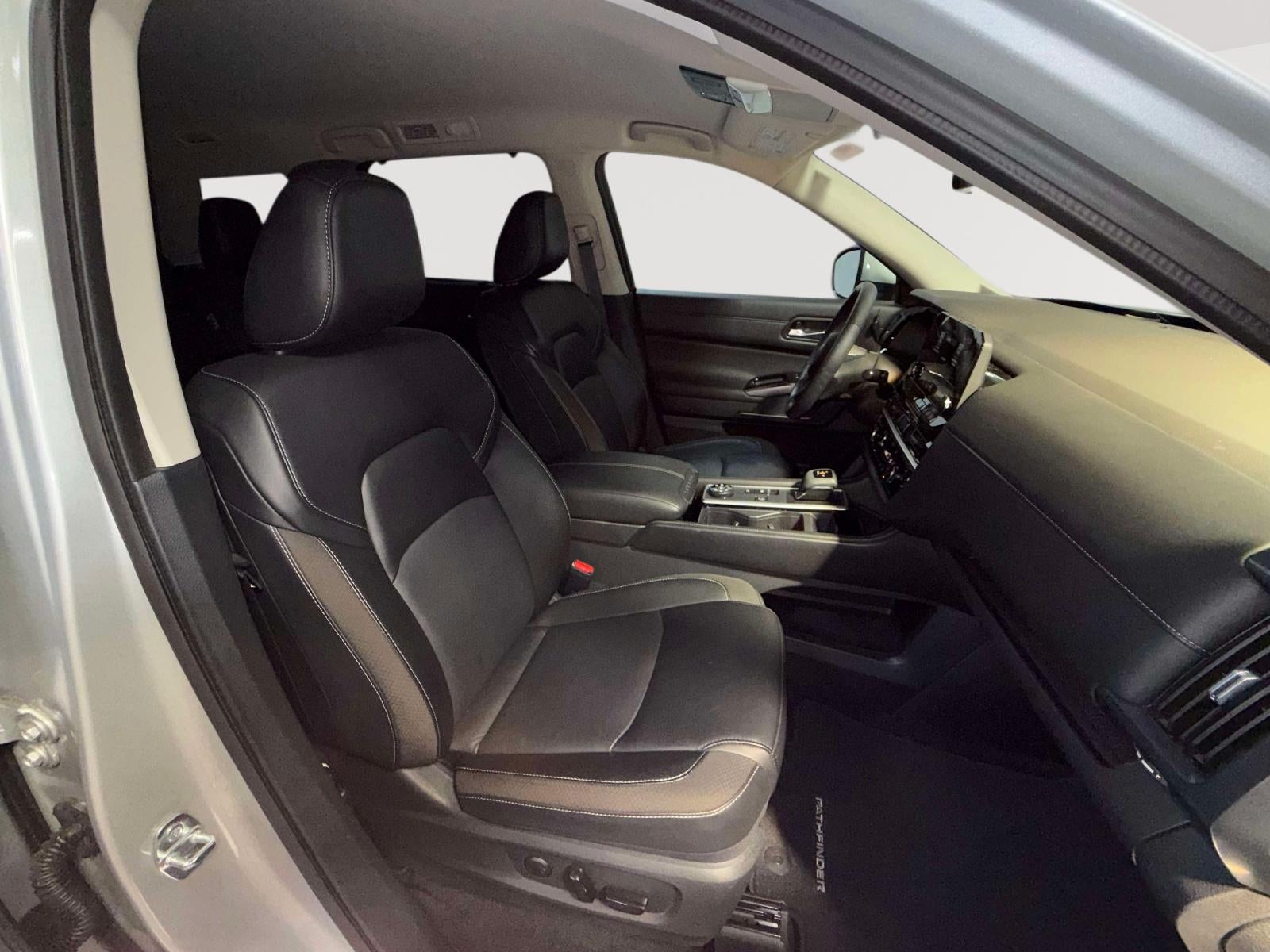 2024 Nissan Pathfinder SL 4WD