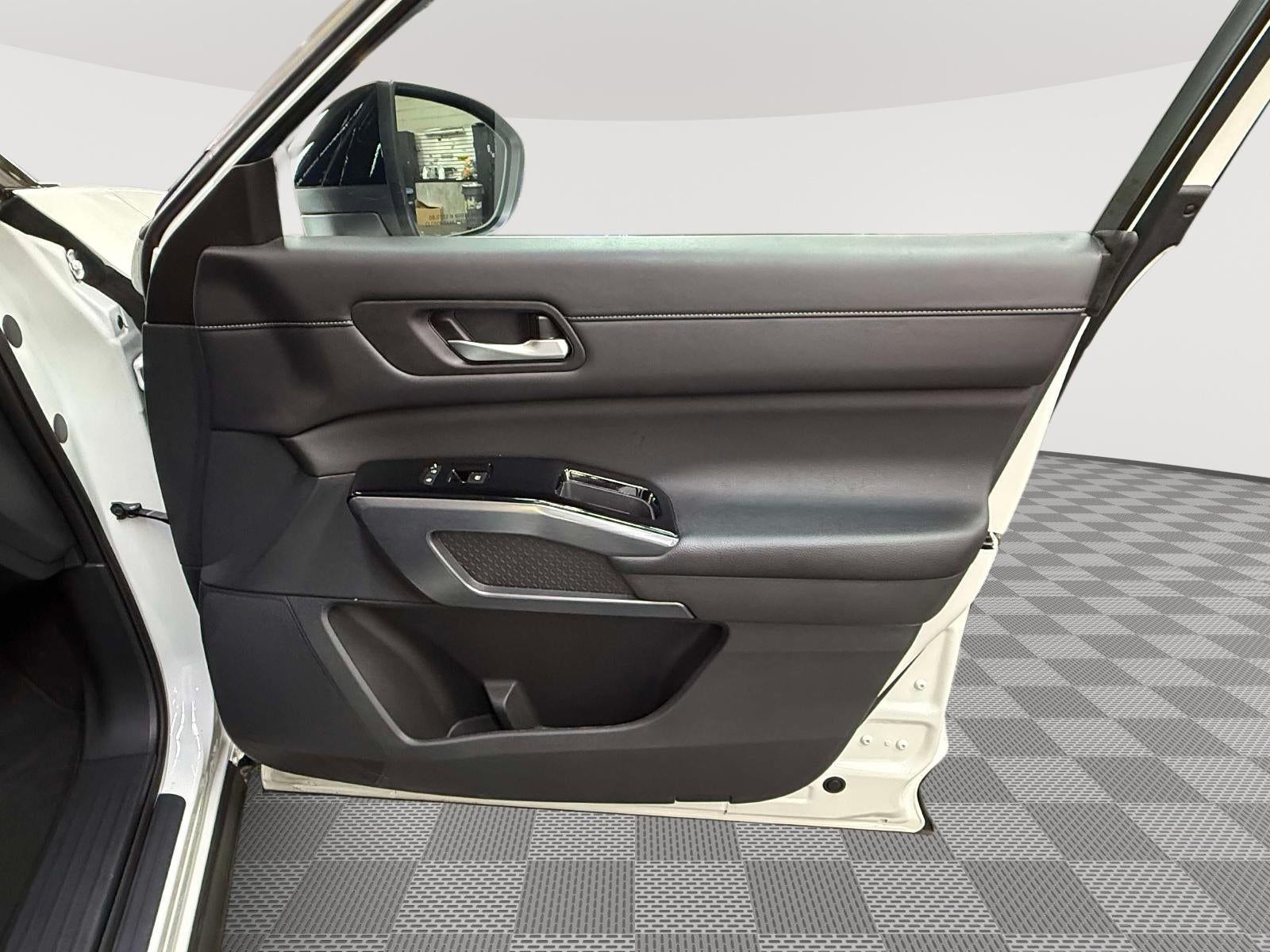 2024 Nissan Pathfinder SL 4WD