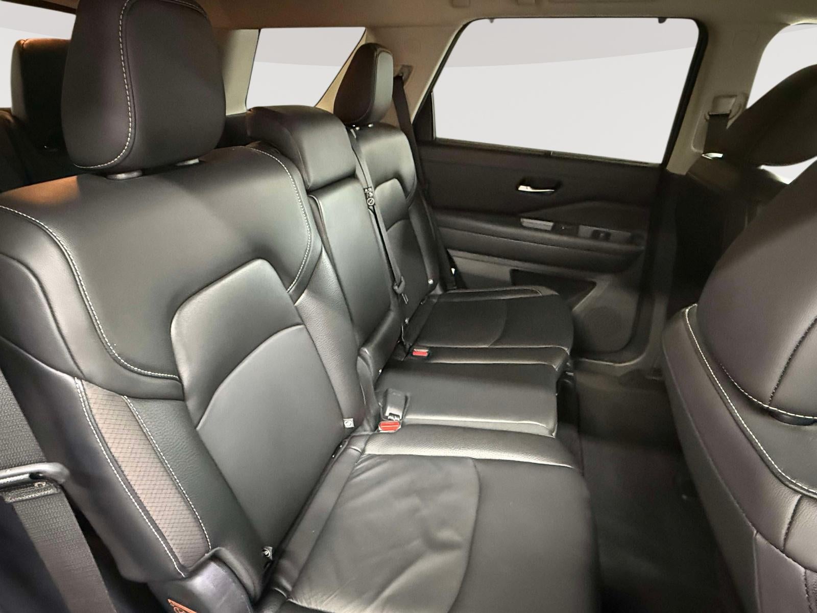 2024 Nissan Pathfinder SL 4WD