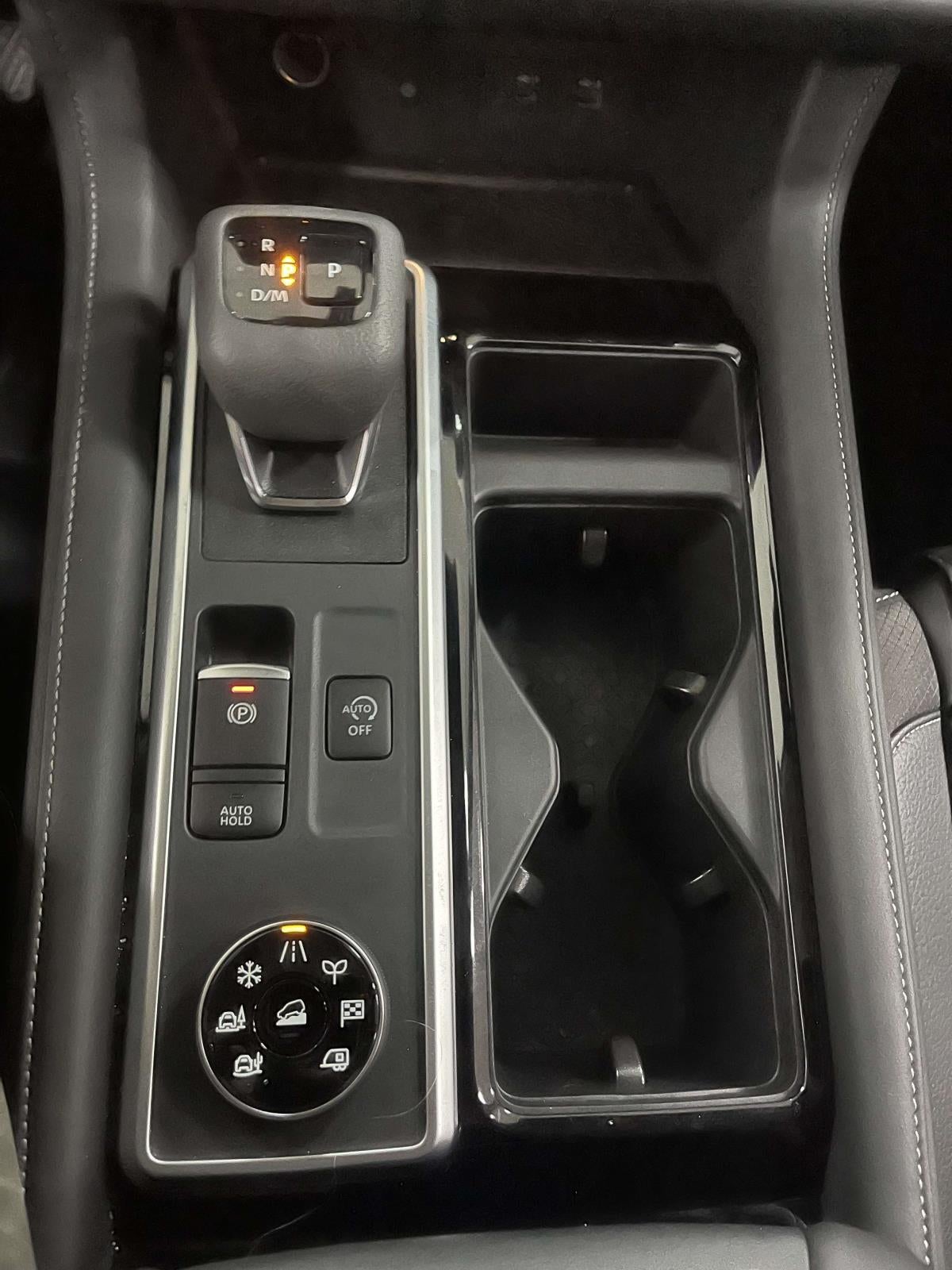 2025 Nissan Pathfinder SL 4WD