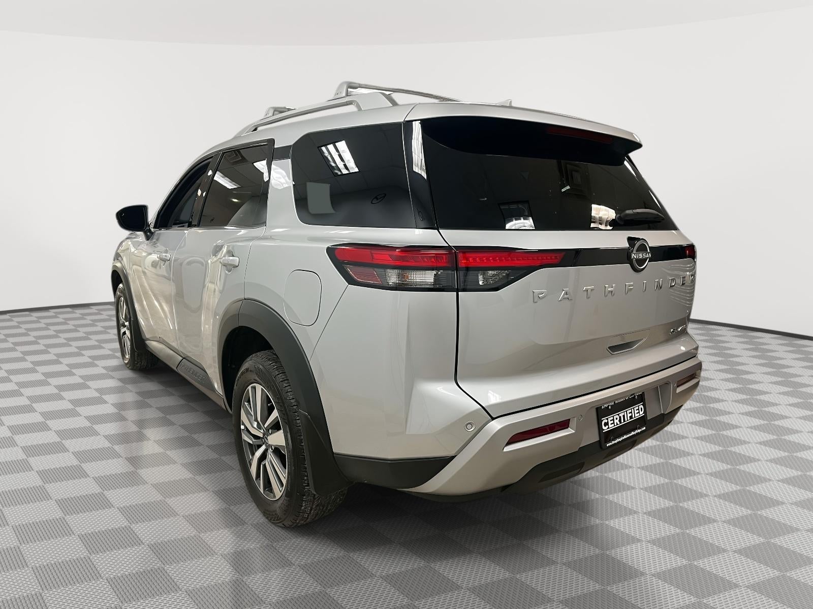 2025 Nissan Pathfinder SL 4WD