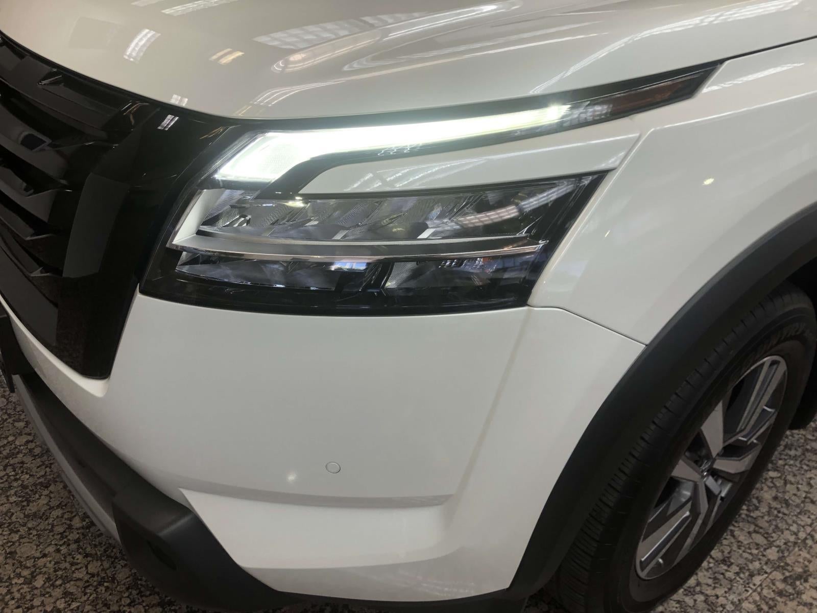 2023 Nissan Pathfinder SL 4WD