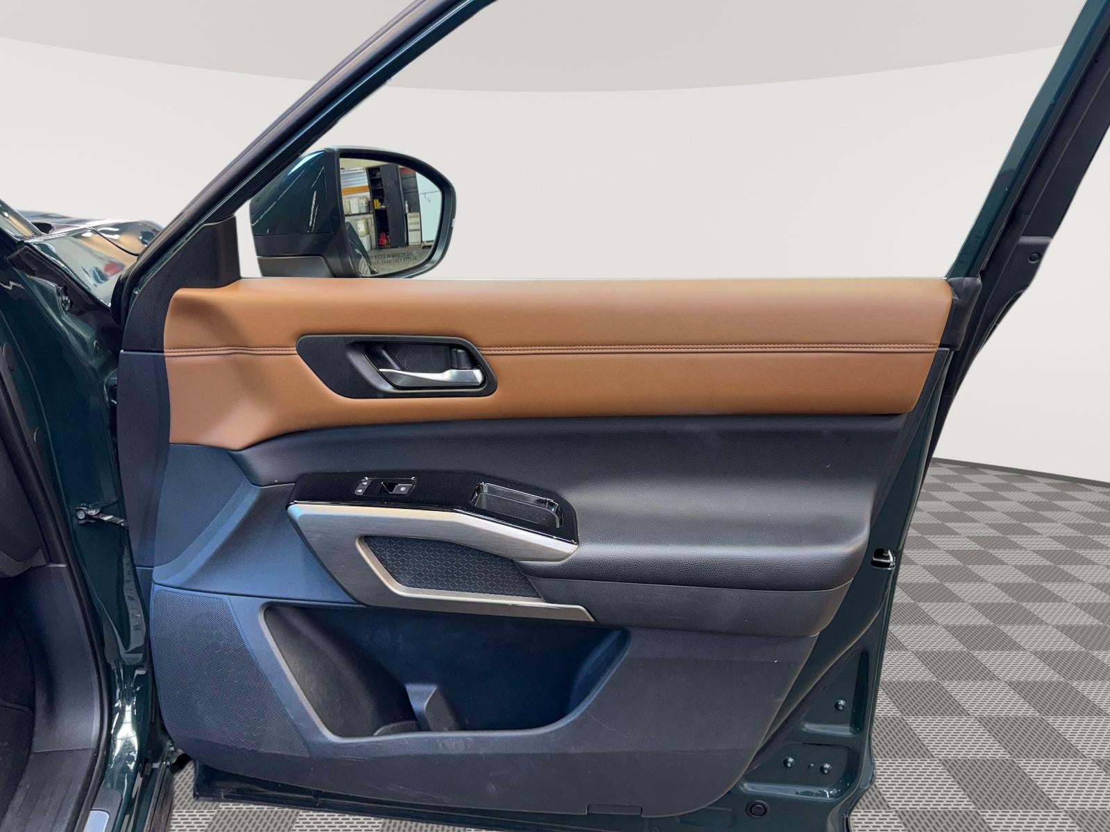 2023 Nissan Pathfinder Platinum 4WD