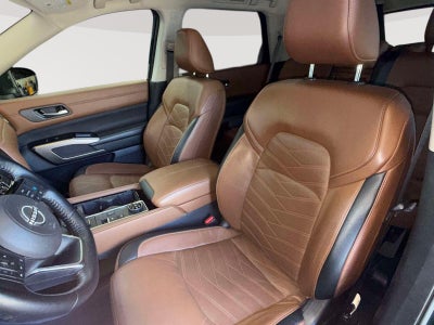 2023 Nissan Pathfinder Platinum 4WD