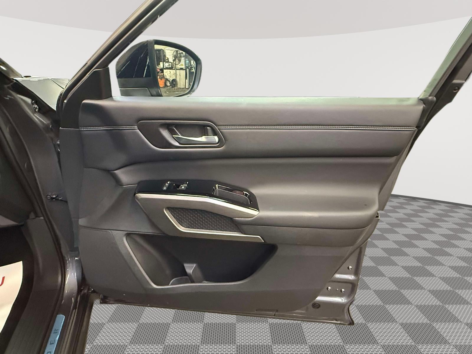 2023 Nissan Pathfinder Platinum 4WD