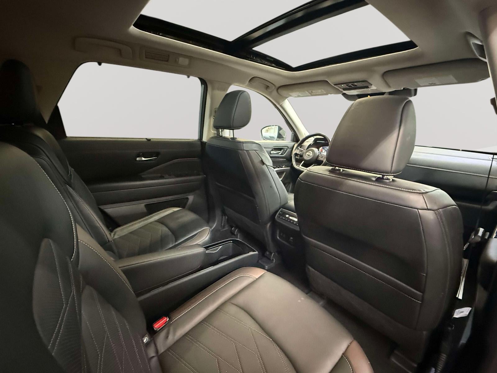 2023 Nissan Pathfinder Platinum 4WD