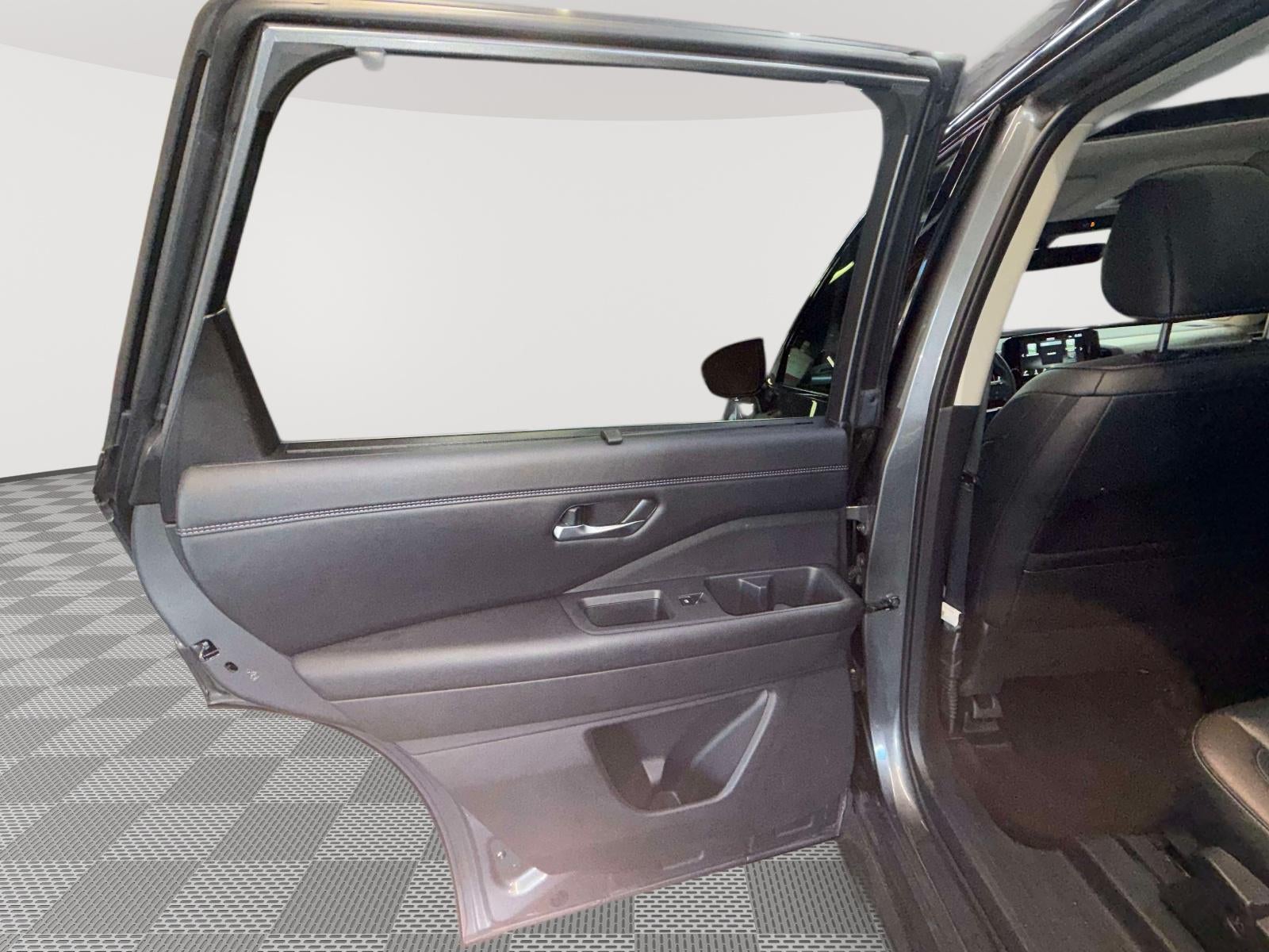 2023 Nissan Pathfinder Platinum 4WD