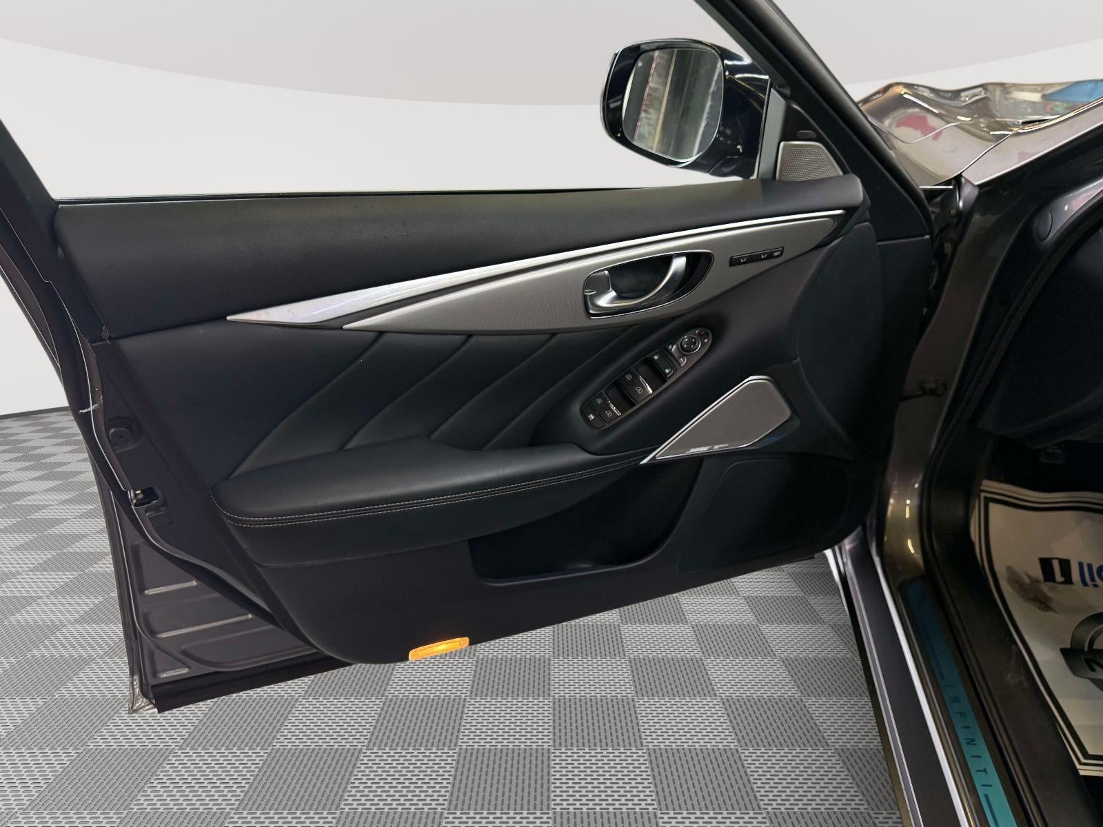 2023 INFINITI Q50 LUXE