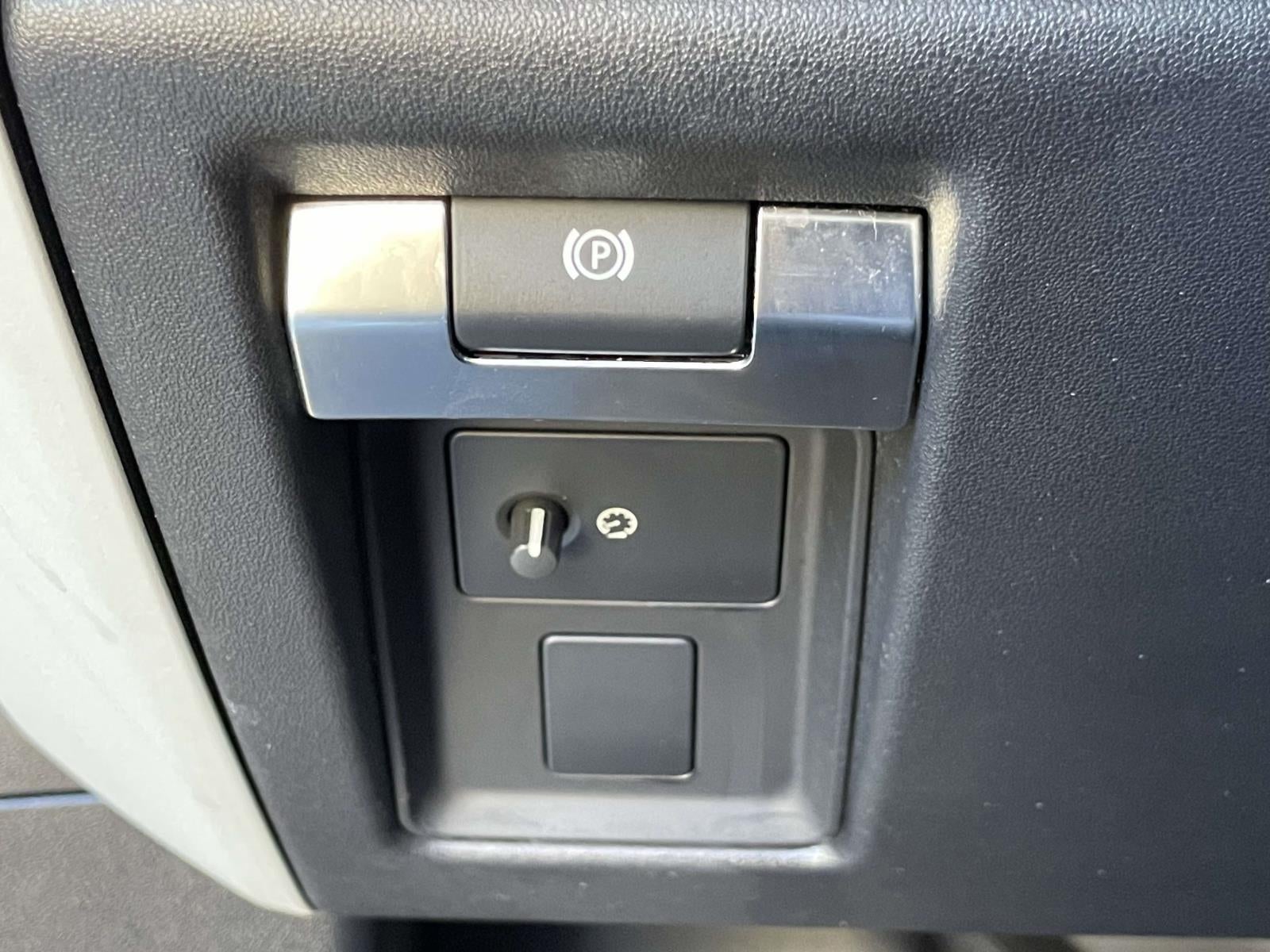 2023 Land Rover Defender 110 S