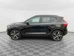 2022 Volvo XC40 T5 R-Design