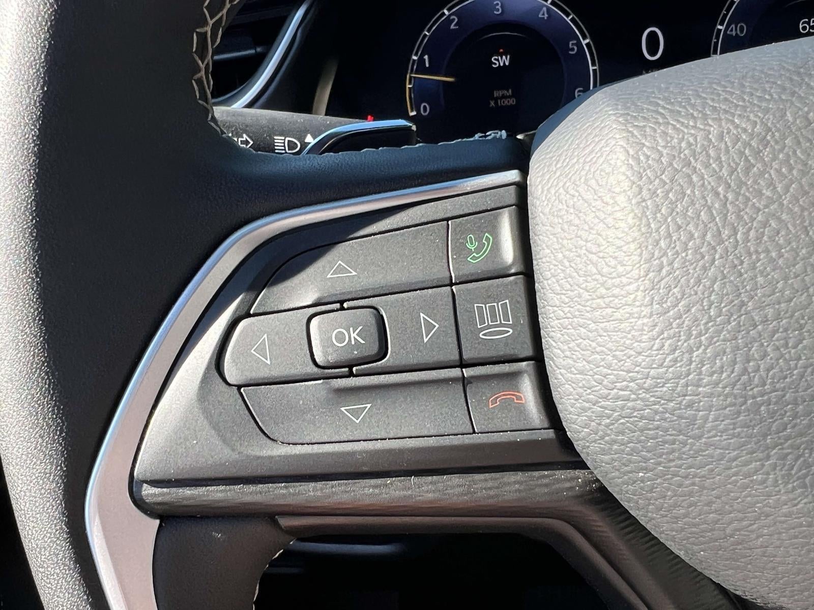 2025 Jeep Grand Cherokee Laredo X 4x4