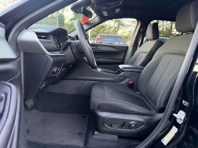 2025 Jeep Grand Cherokee Laredo X 4x4