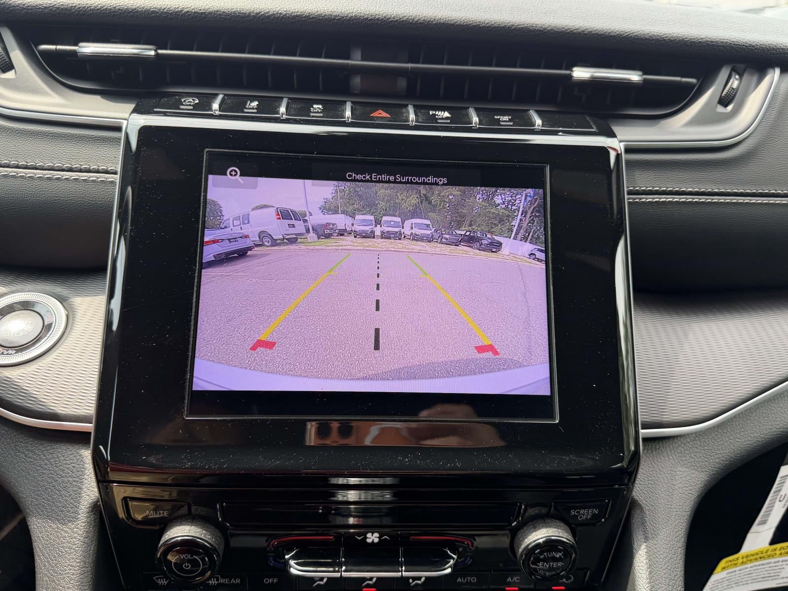 2025 Jeep Grand Cherokee Laredo X 4x4