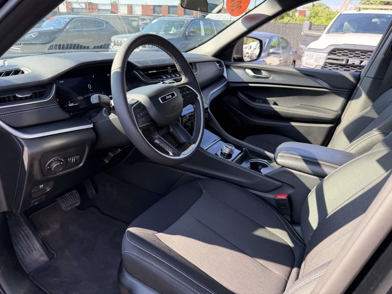 2025 Jeep Grand Cherokee Laredo X