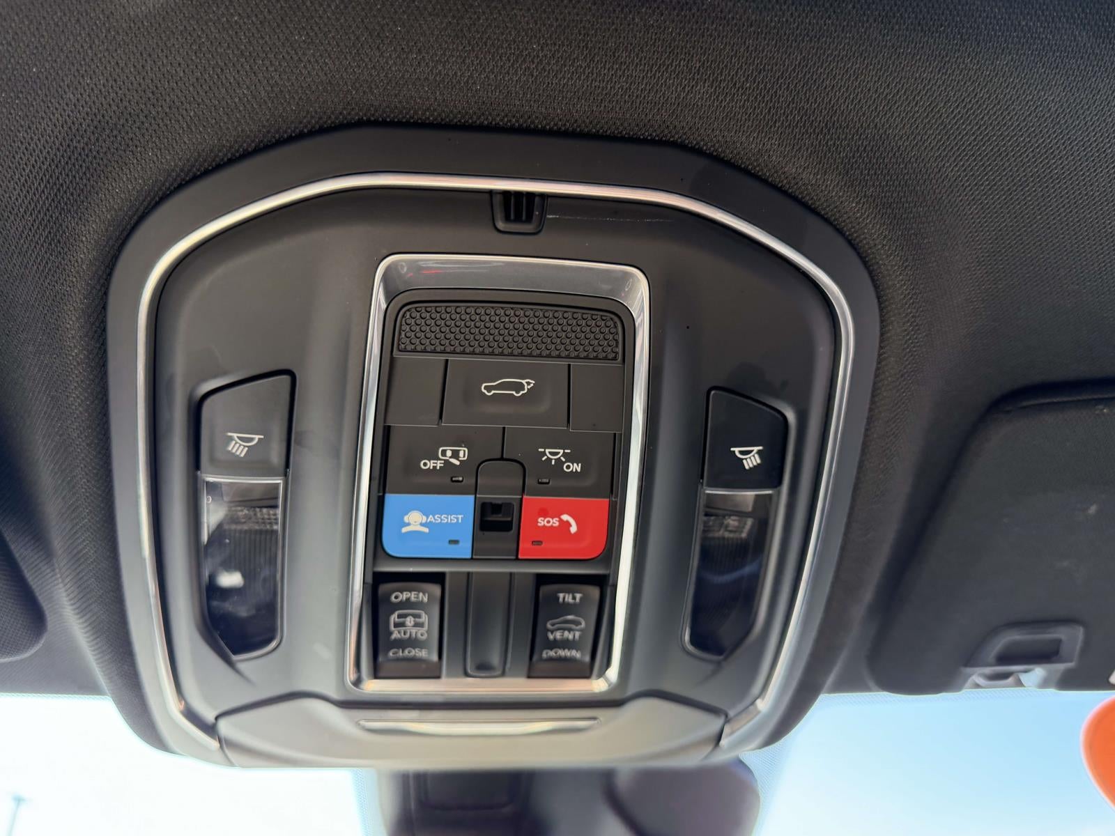 2025 Jeep Grand Cherokee Laredo X 4x4