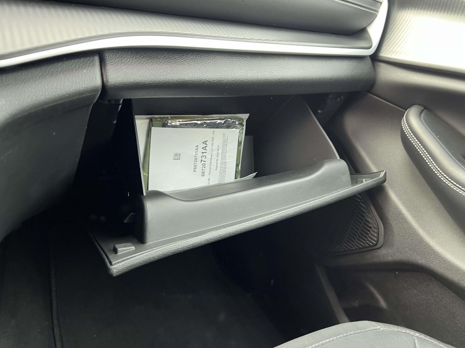 2025 Jeep Grand Cherokee L Laredo X 4x4