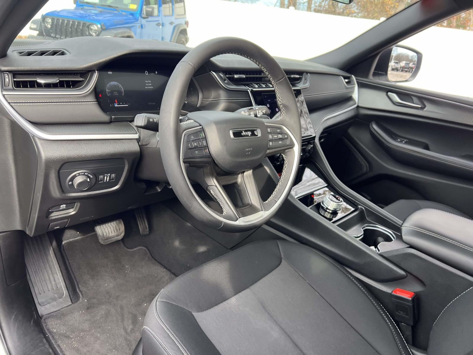 2025 Jeep Grand Cherokee L Laredo X 4x4