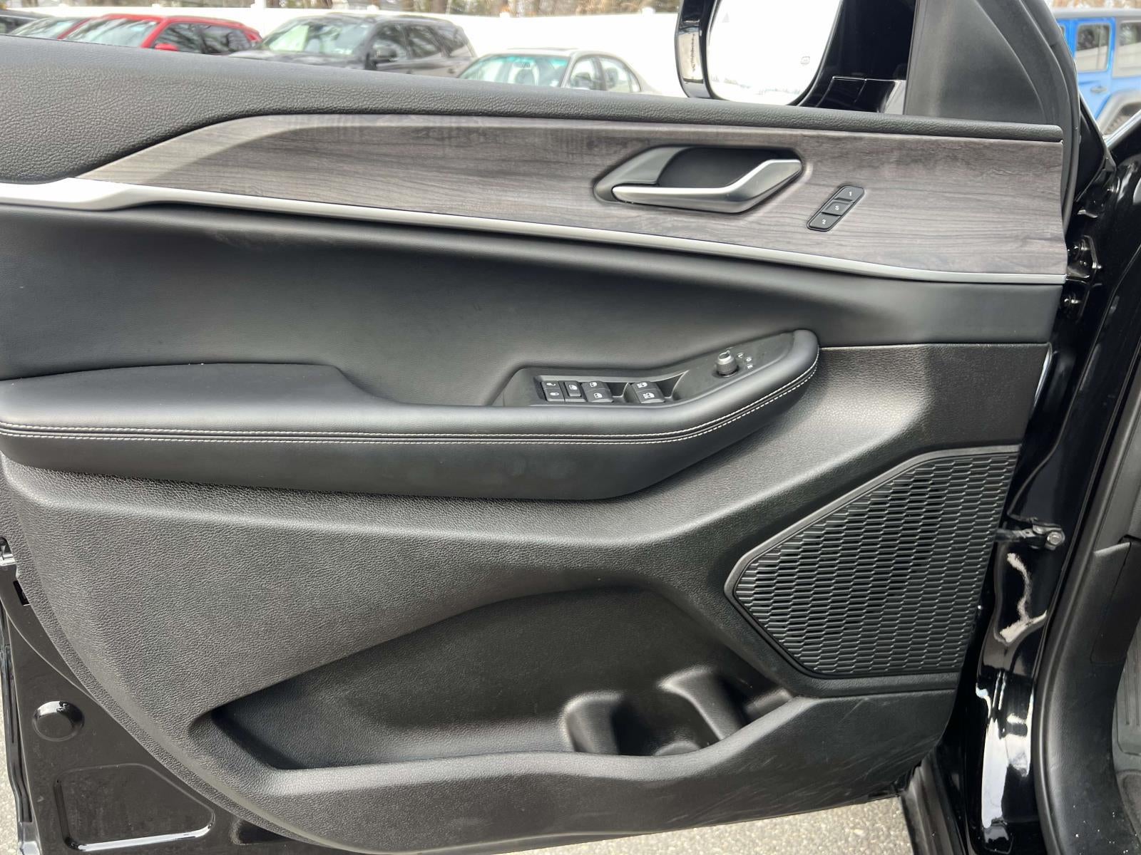 2025 Jeep Grand Cherokee L Limited 4x4