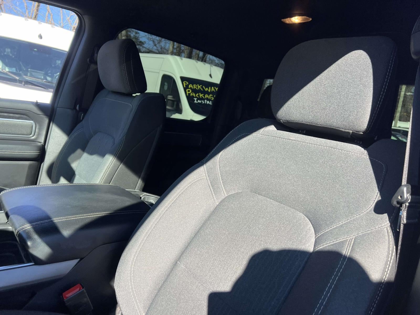 2021 RAM 1500 Big Horn Crew Cab 4x4 5'7' Box