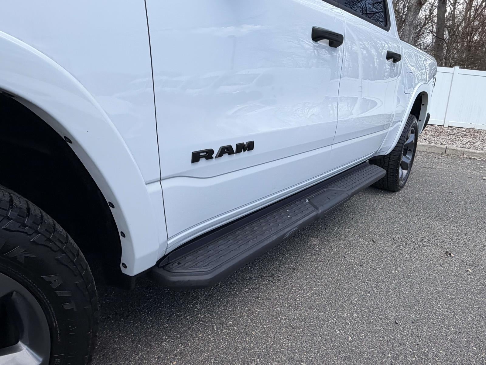 2023 RAM 1500 Big Horn Crew Cab 4x4 5'7' Box