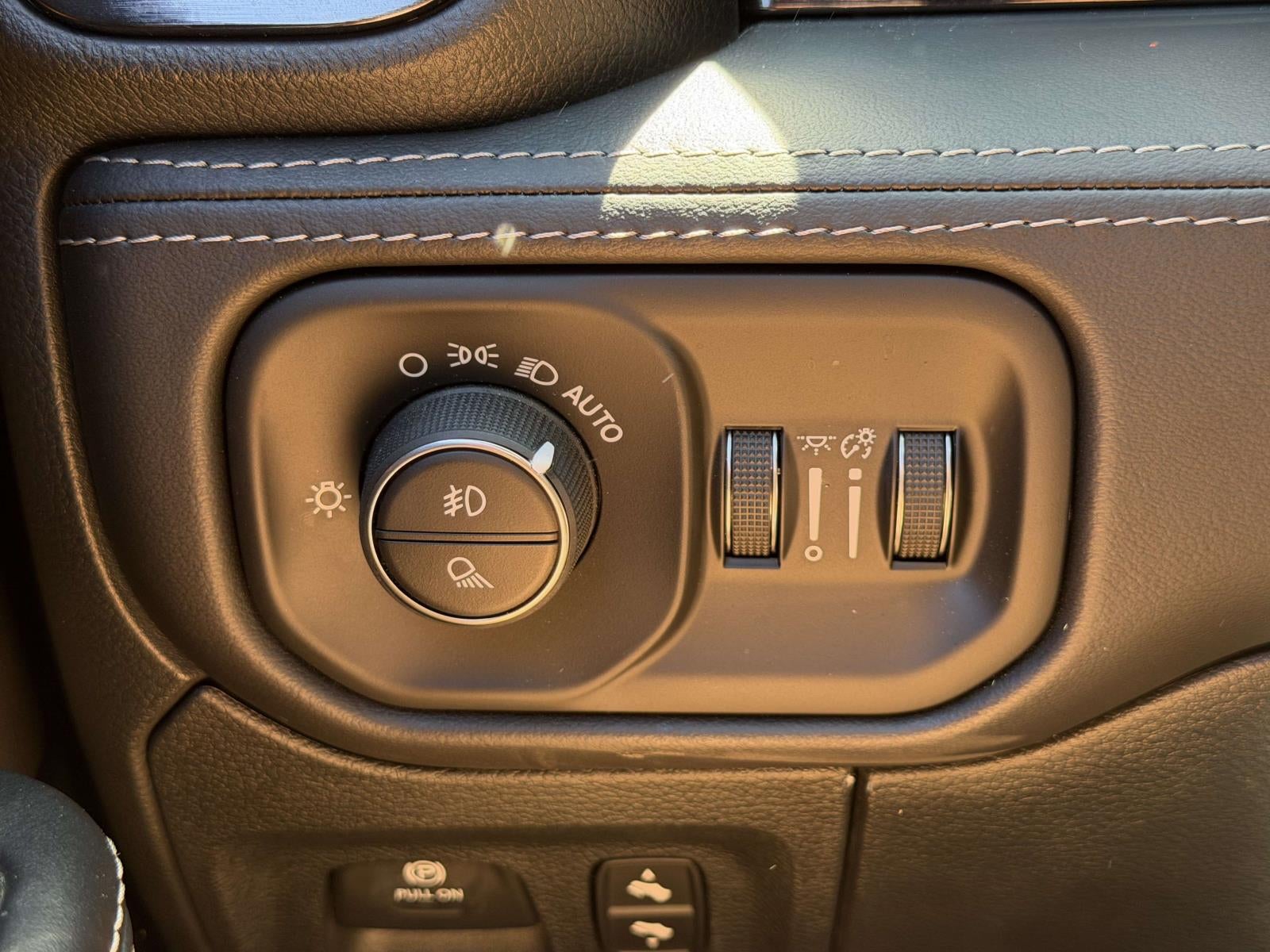 2023 RAM 1500 Limited Crew Cab 4x4 5'7' Box