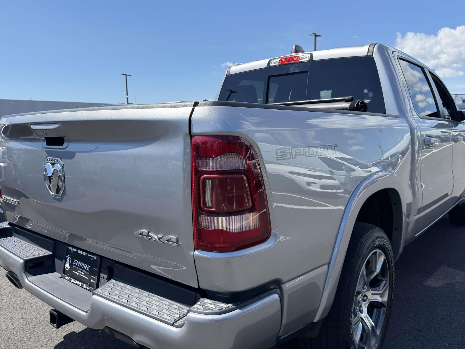 2022 RAM 1500 Laramie Crew Cab 4x4 5'7' Box