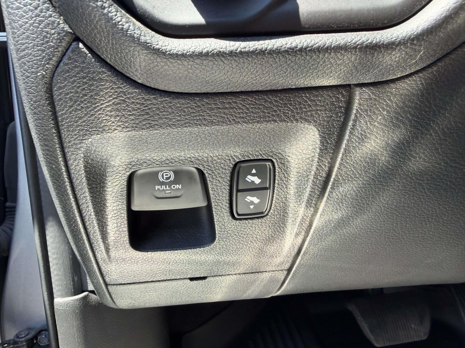 2022 RAM 1500 Laramie Crew Cab 4x4 5'7' Box