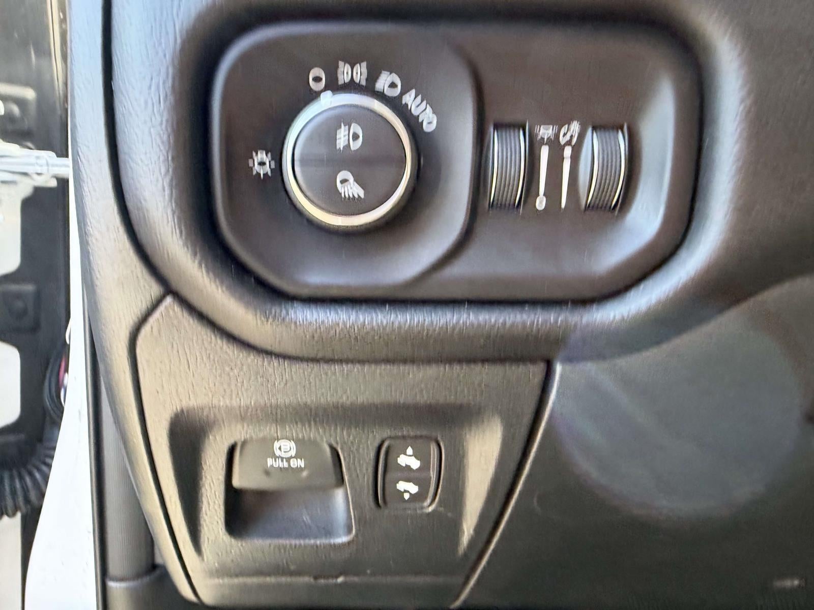 2025 RAM 1500 Laramie Crew Cab 4x4 5'7' Box