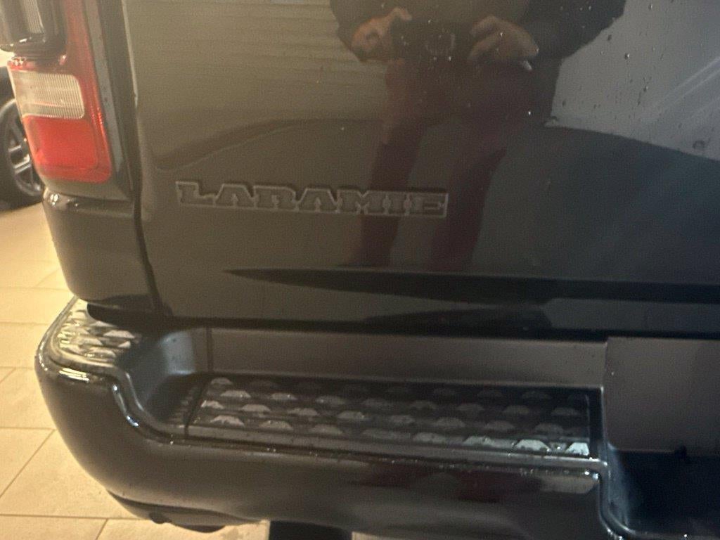 2022 RAM 1500 Laramie Crew Cab 4x4 5'7' Box