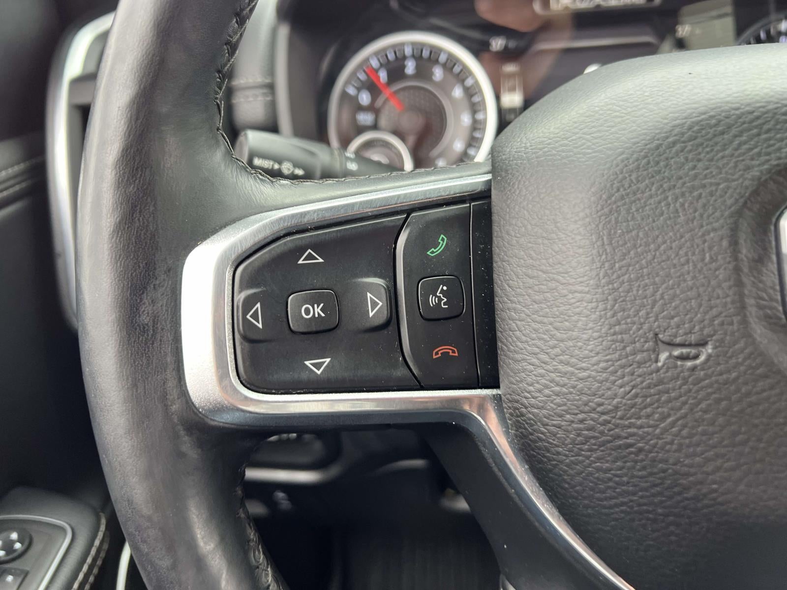 2019 RAM 1500 Laramie Crew Cab 4x4 5'7' Box