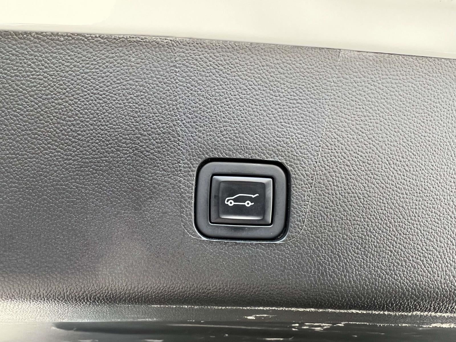 2023 Chevrolet Traverse FWD LT Cloth