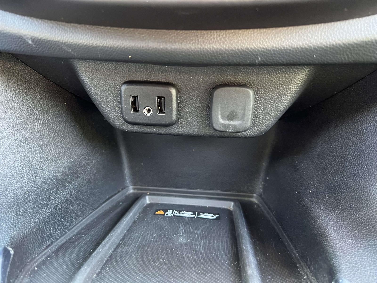 2023 Chevrolet Traverse AWD LT Leather