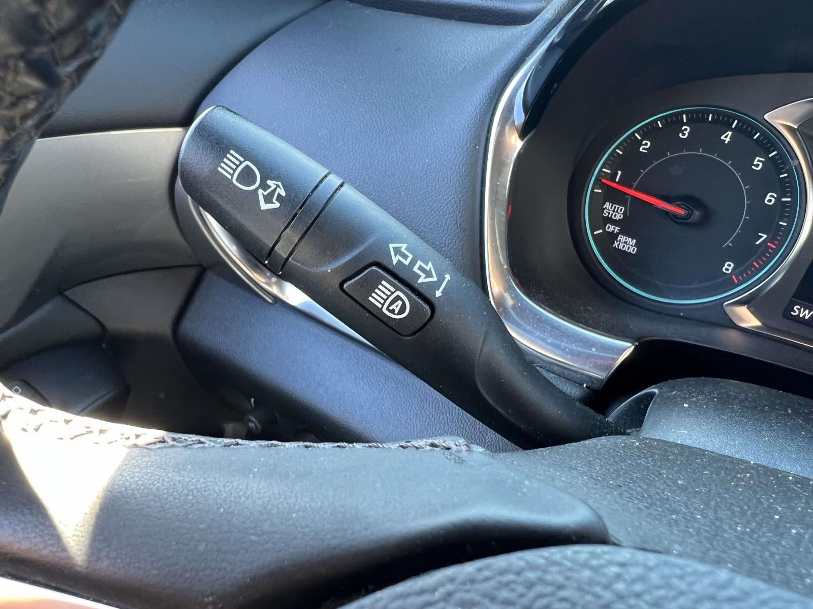 2023 Chevrolet Traverse AWD LT Leather